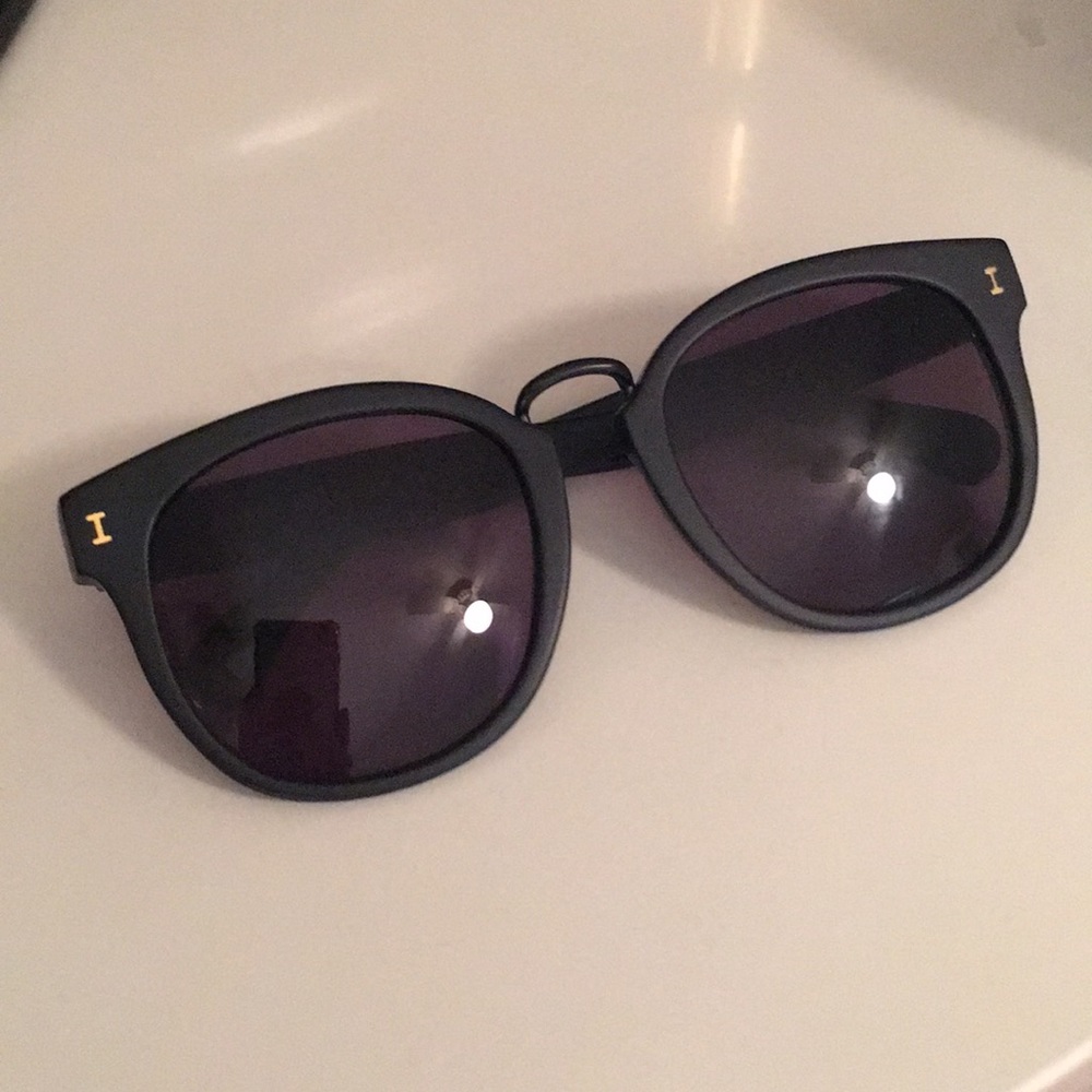 illesteva Sardinia sunglasses